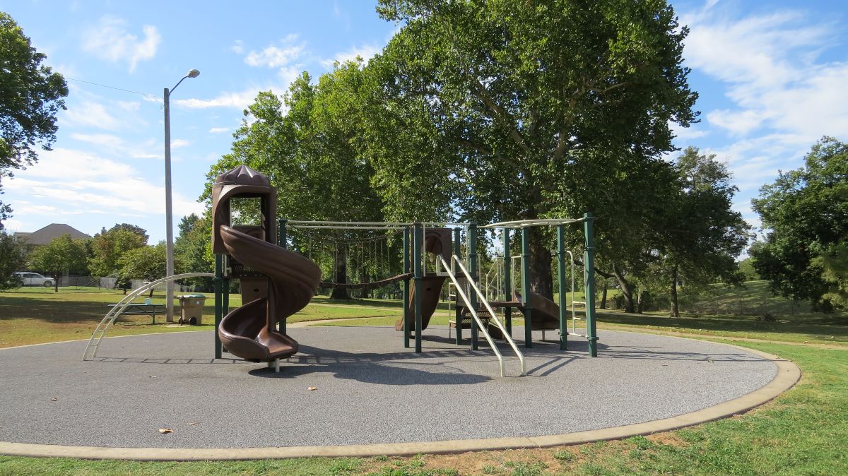 Image from Maple Park taken on Thursday 16th of October 2025